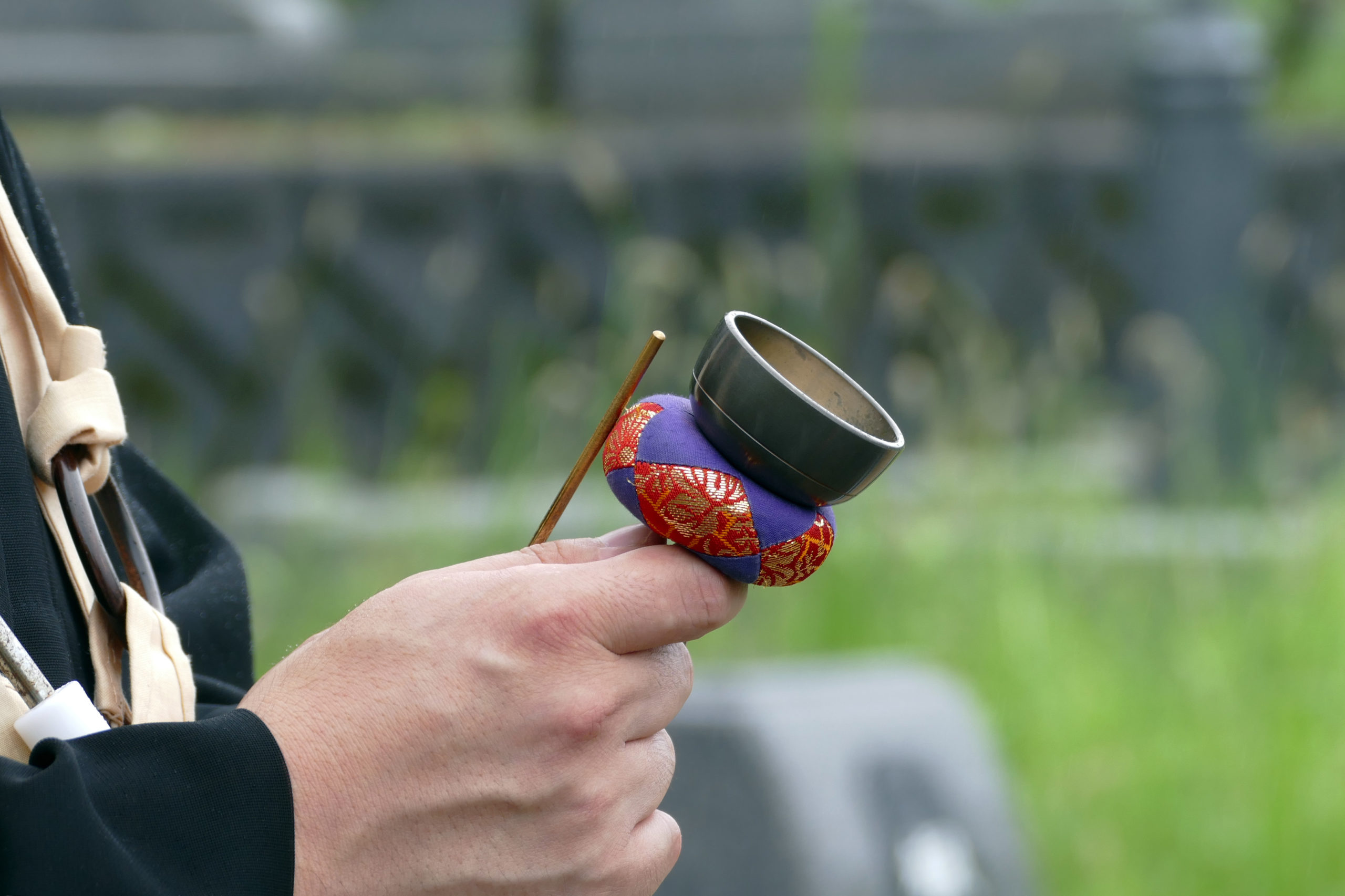 葬儀後の100日法要とはどういうもの？当日の流れや四十九日法要との違いを詳しく解説します