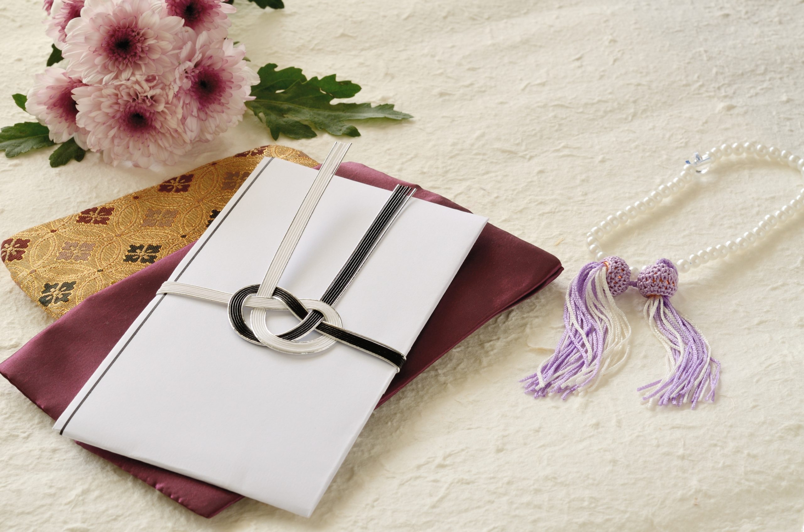 【葬儀の基礎知識】葬儀・葬式の流れとマナーをご紹介