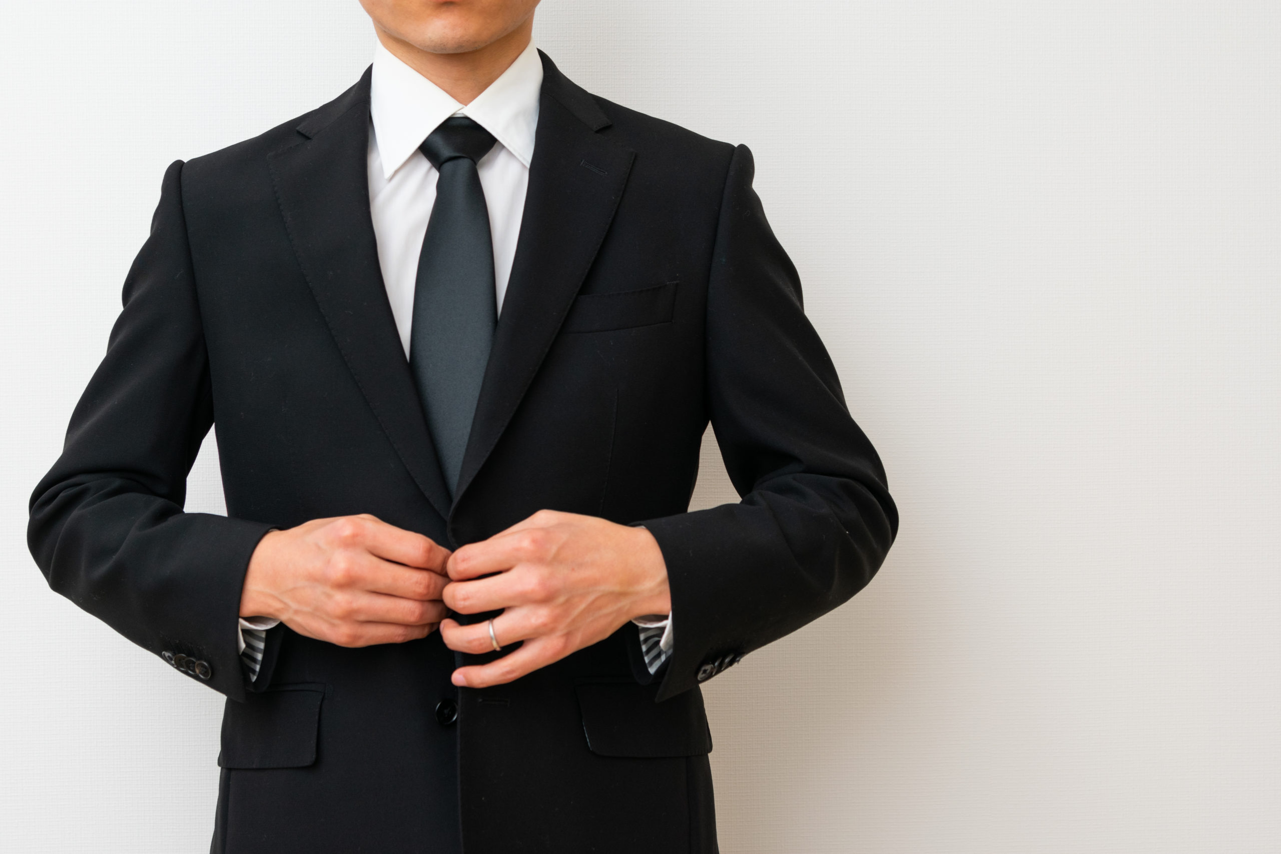 葬儀後の法要はどのようなことをいつやるのか？香典や服装マナーなどを詳しく解説します！